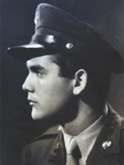 Tito Enrique Cánepa Jiménez <alt="Profile of Tito Enrique Cánepa Jiménez in military uniform">